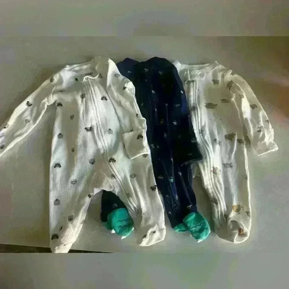 Carters play and sleep onesies - Picture 1 of 4